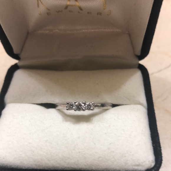 3 Diamond promise ring- Kay Jewelers. - Picture 3 of 4